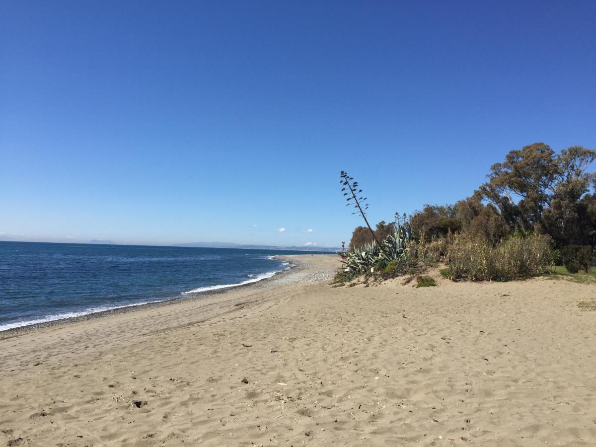 Beachside Apartment Estepona Luaran gambar